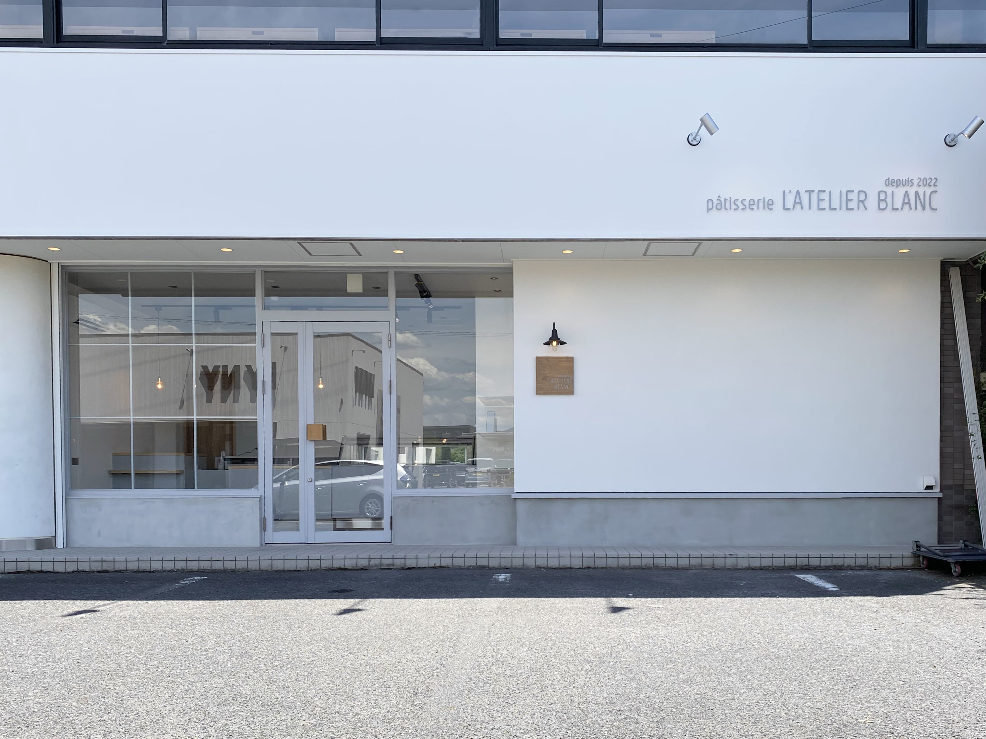 pàtisserie L’ATELIER BLANC様　施工事例をアップしました。